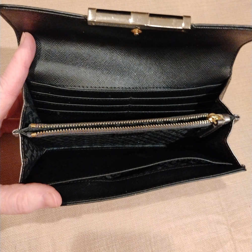 Diane Von Furstenberg & Coach Wallets. - Picture 5 of 12